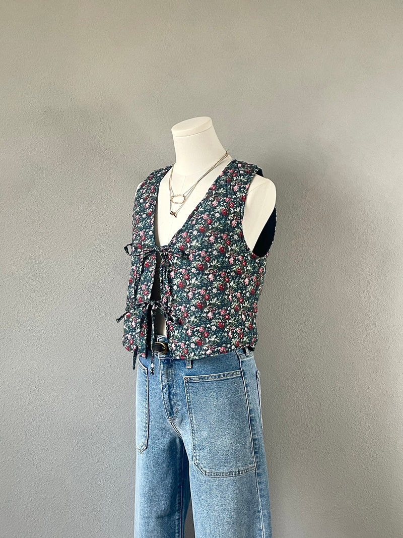 Dainty Floral Vest